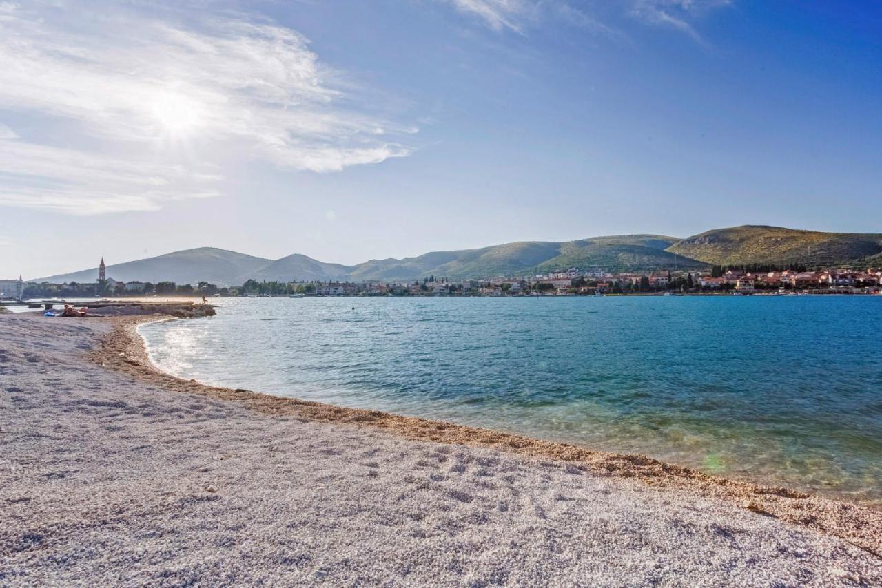 הוילה Smuketa In Trogir Haus Fuer 4 Personen מראה חיצוני תמונה