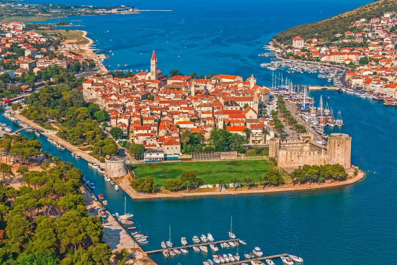 הוילה Smuketa In Trogir Haus Fuer 4 Personen מראה חיצוני תמונה