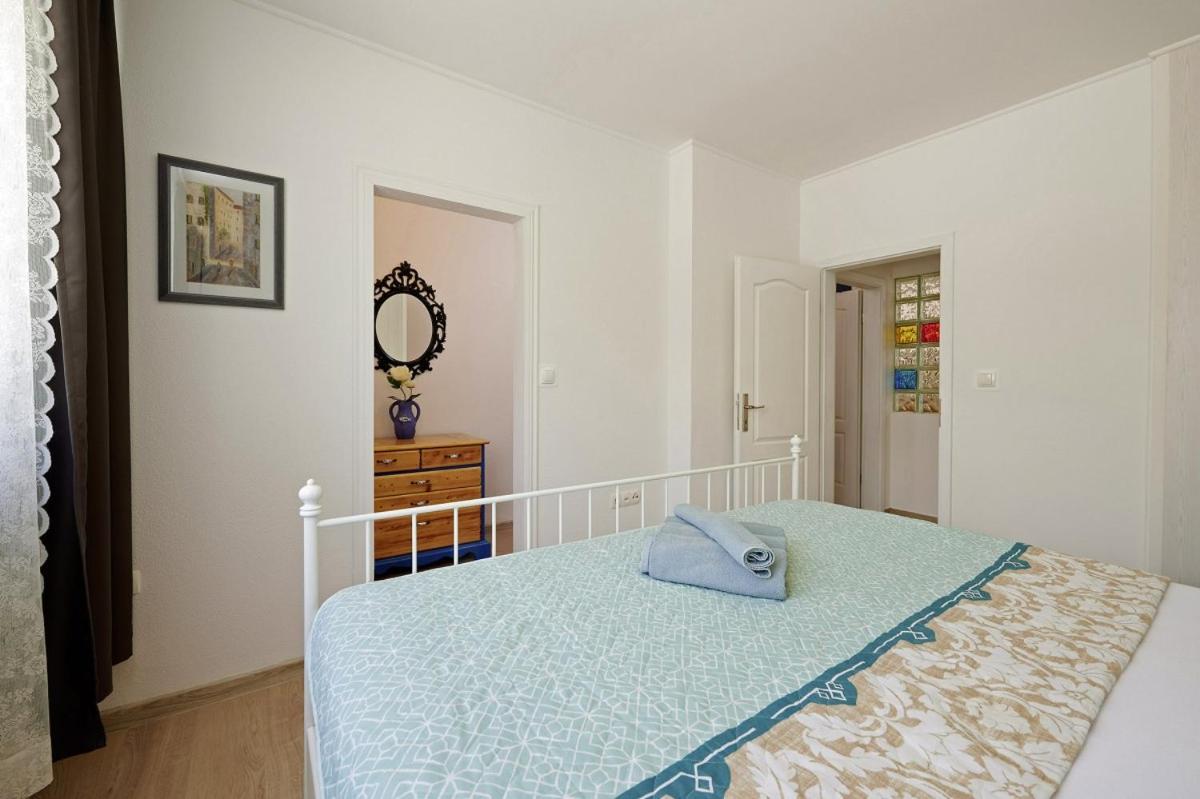 הוילה Smuketa In Trogir Haus Fuer 4 Personen מראה חיצוני תמונה