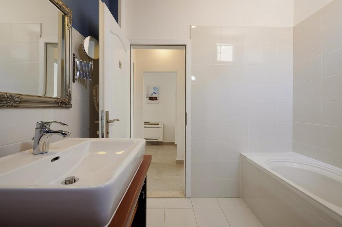 הוילה Smuketa In Trogir Haus Fuer 4 Personen מראה חיצוני תמונה