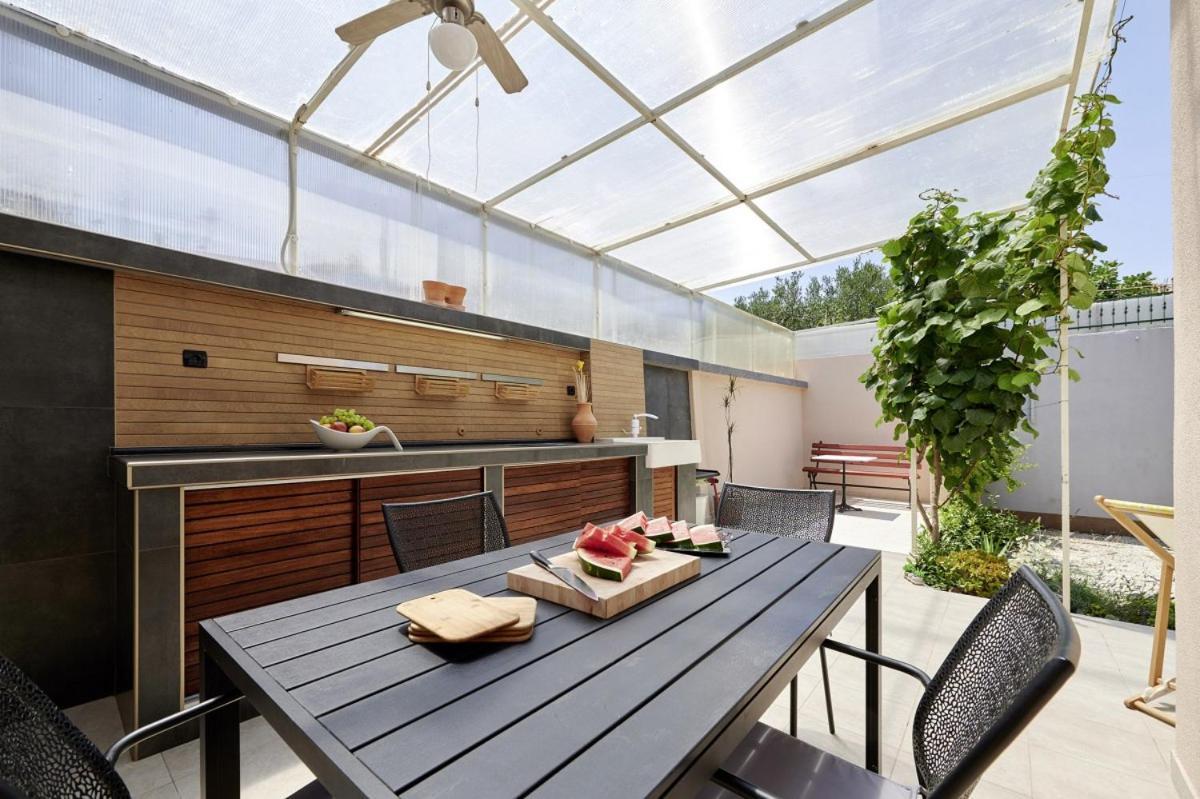 הוילה Smuketa In Trogir Haus Fuer 4 Personen מראה חיצוני תמונה