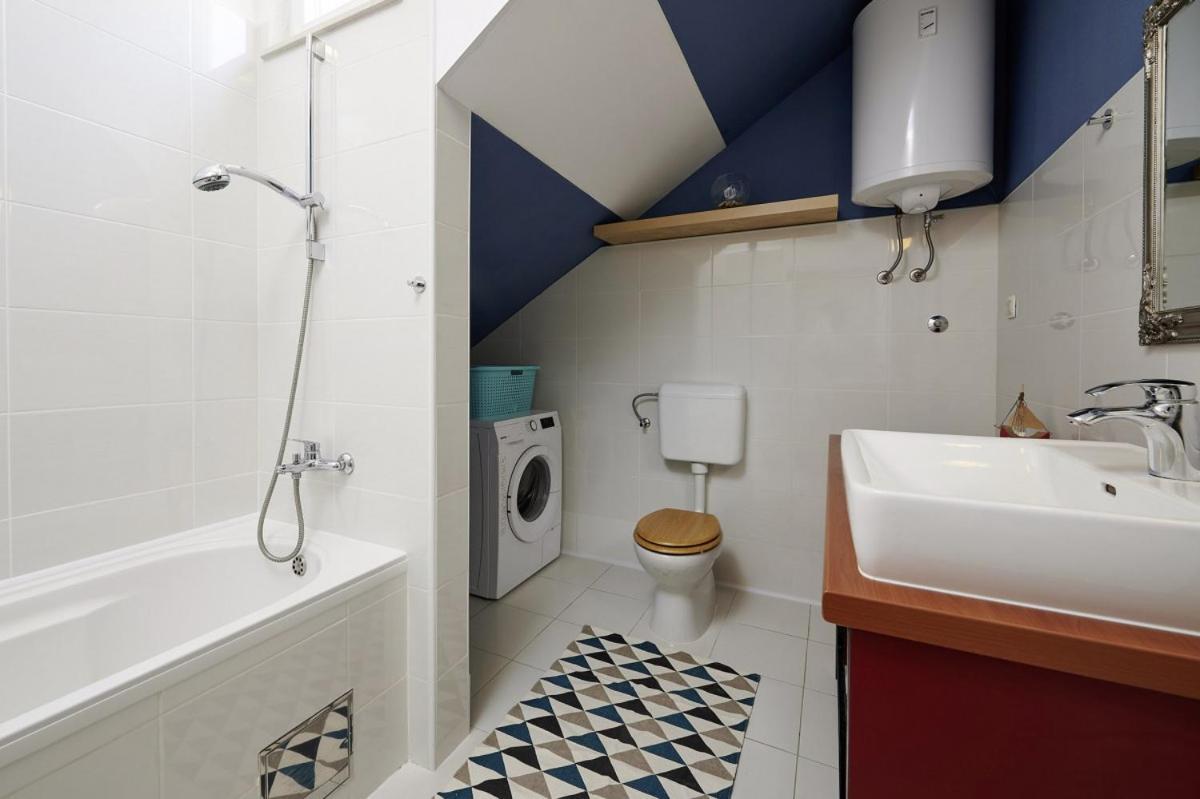 הוילה Smuketa In Trogir Haus Fuer 4 Personen מראה חיצוני תמונה